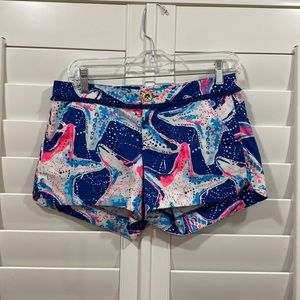 Lilly Pulitzer summer shorts. Starfish pattern. Blue, white and pink. 00